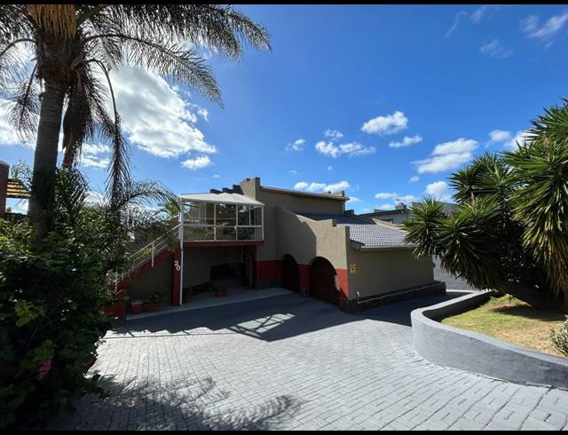 4 BEDROOM HOUSE FOR SALE IN WAVECREST